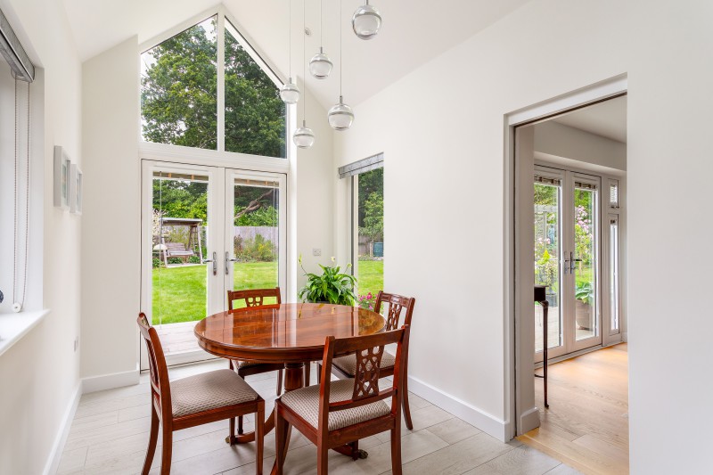 09 45 Woodlands Avenue 16