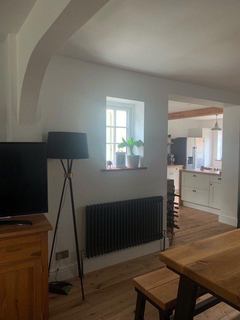 03 Dining to Kitchen